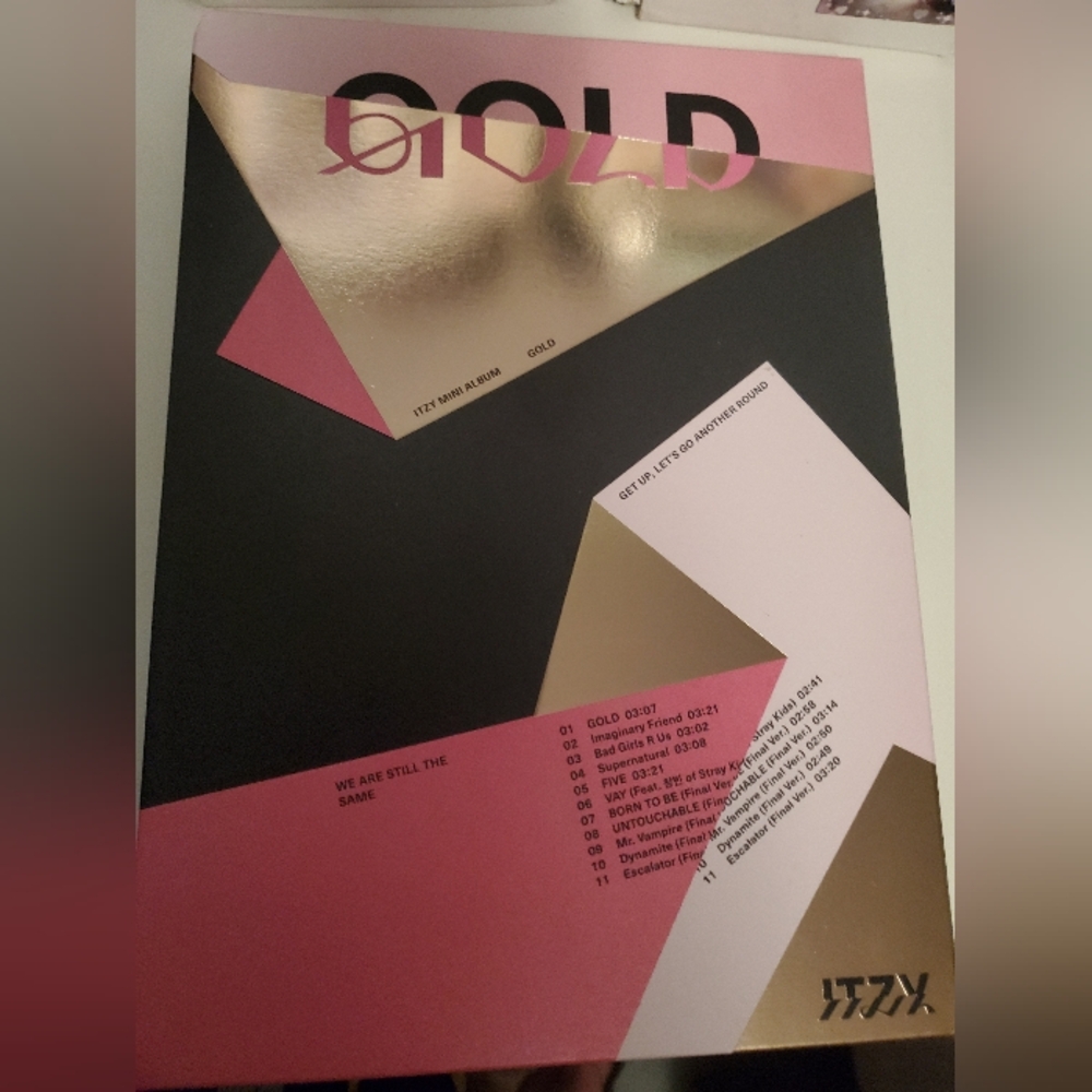 ITZY - [GOLD] STANDARD VER. ROSE Gold Kpop Album